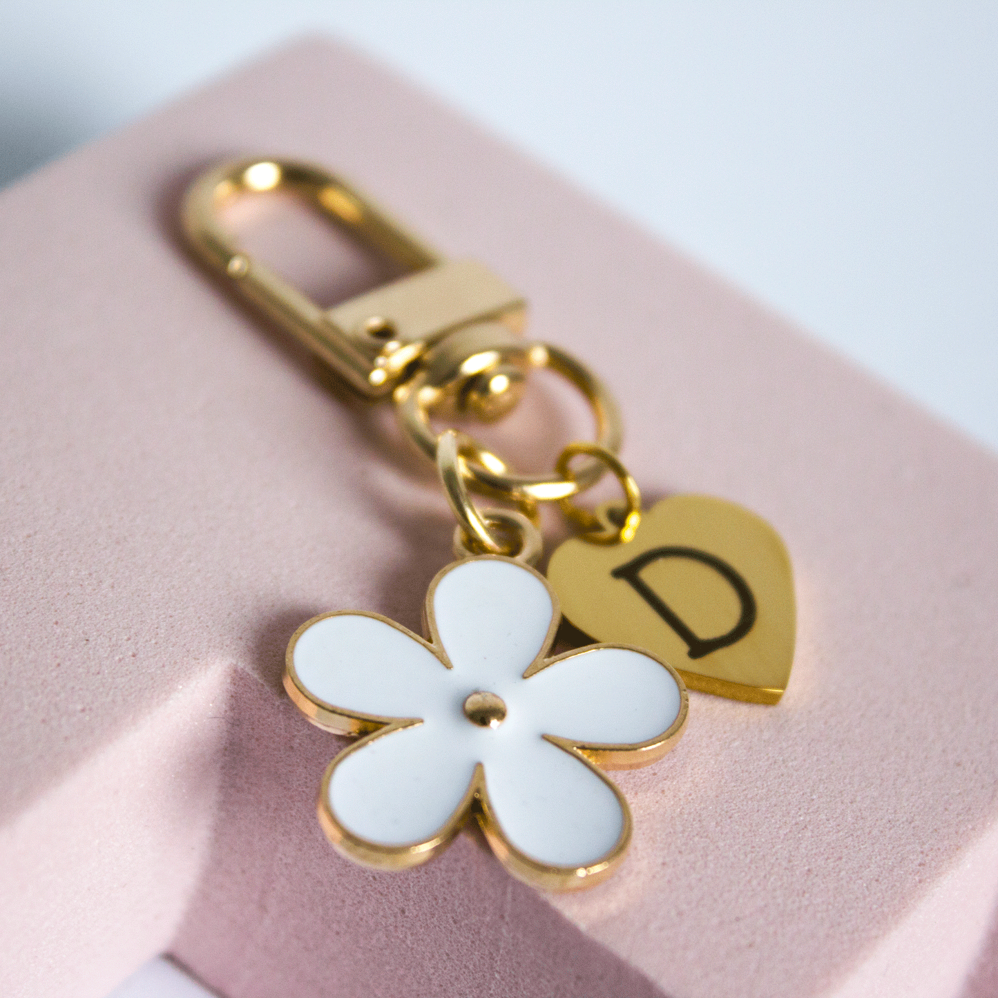 Personalisierter floraler Schlüsselanhänger