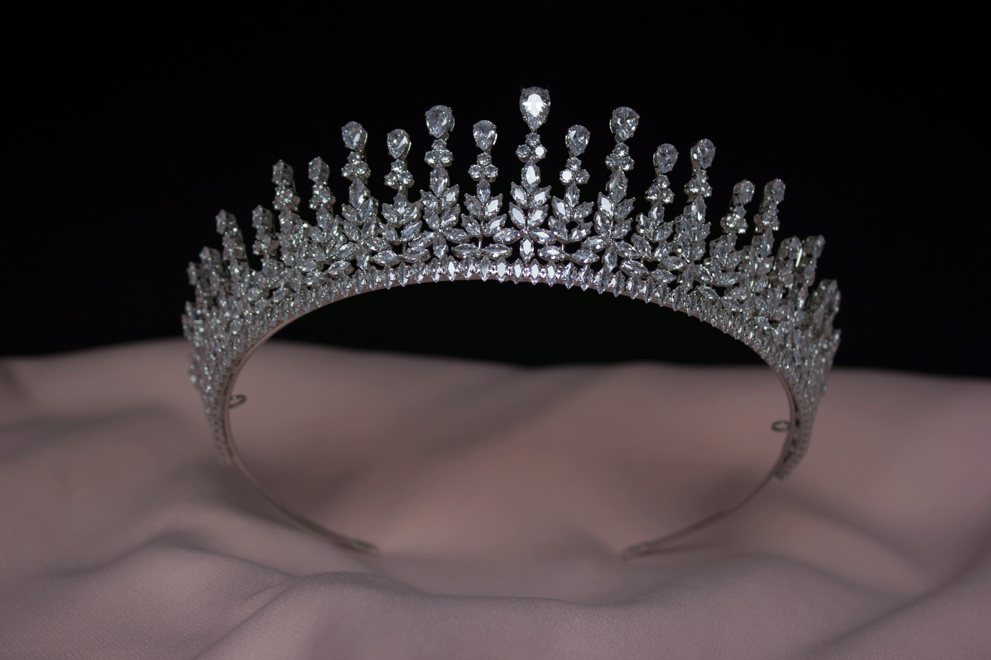 Silberne Tiara-Krone Najia