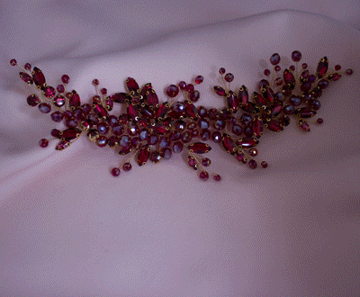 Constella bordeauxfarbener Haarschmuck