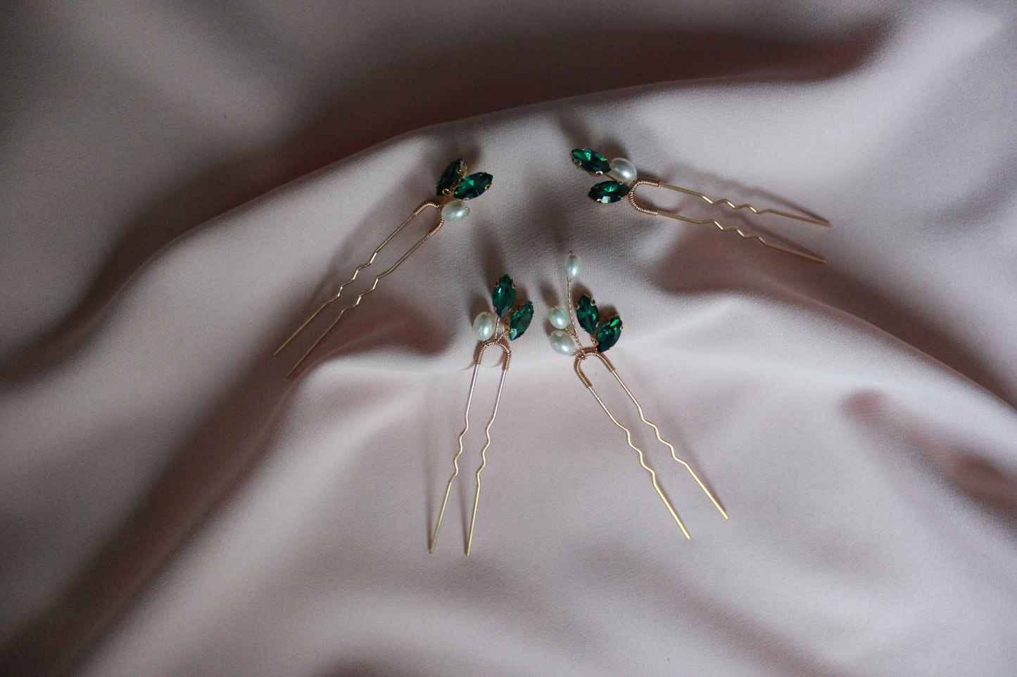 Grüne Haarnadeln mit Perle 4 Stück 