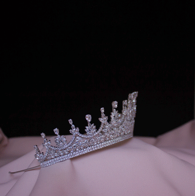 Silberne königliche Brauttiara
