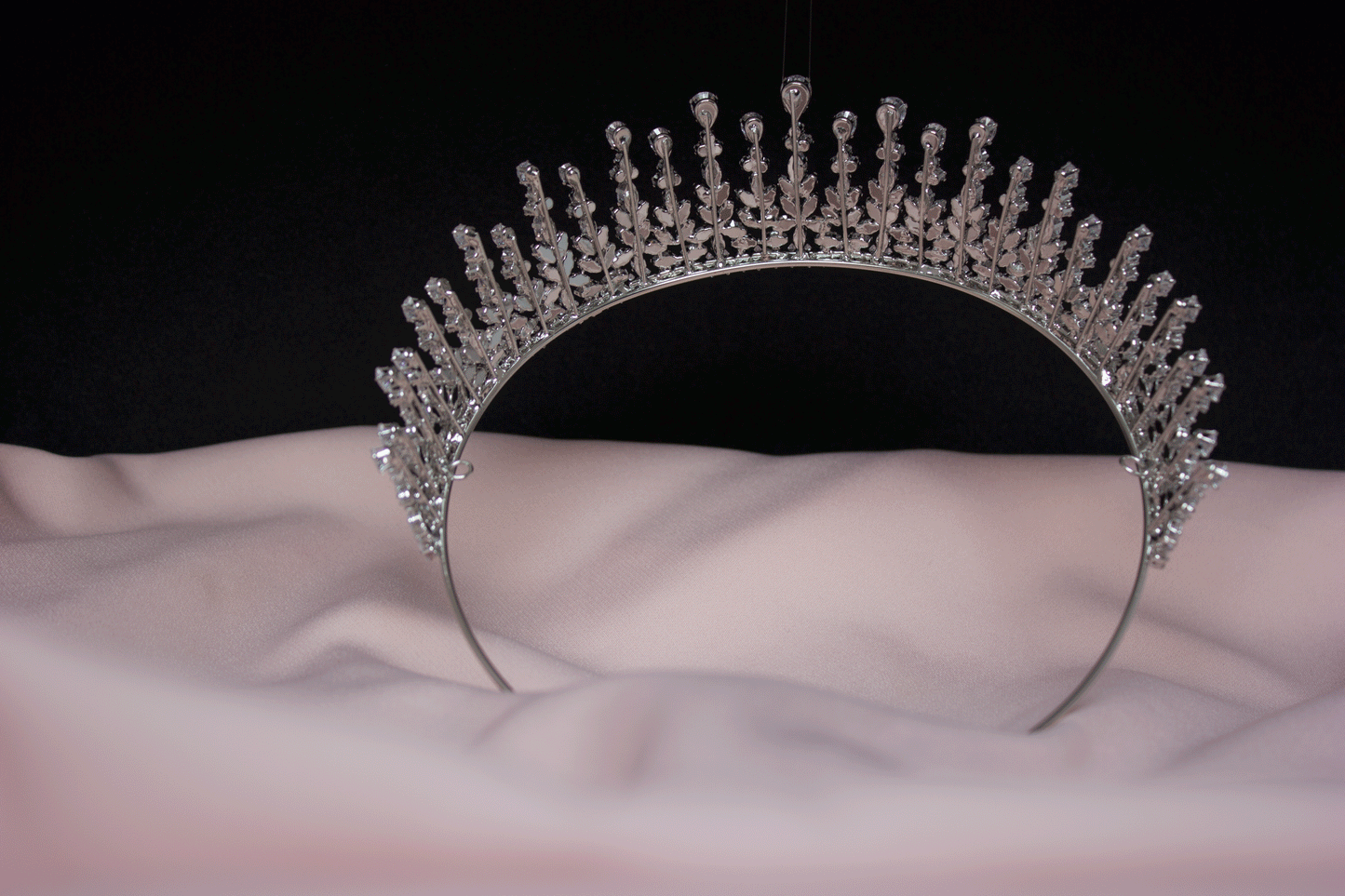 Silberne Tiara-Krone Najia