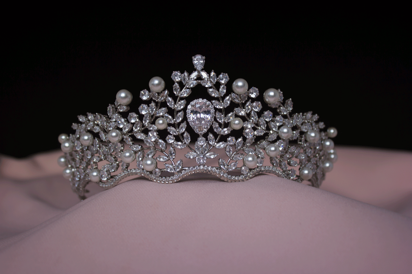 Neith Tiara Brautkrone Haarschmuck