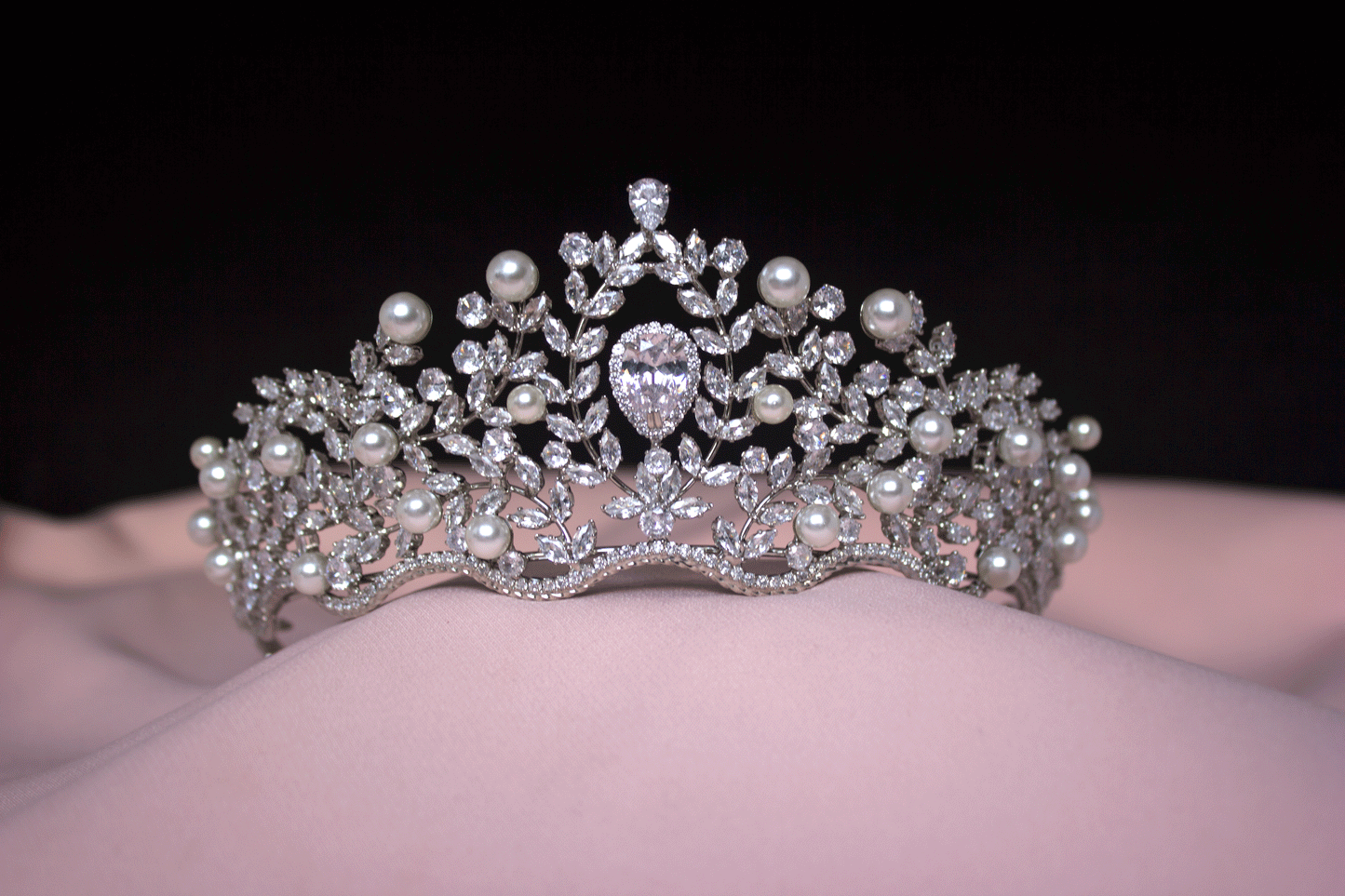 Neith Tiara Brautkrone Haarschmuck