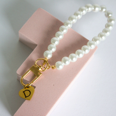 Personalized pearl keychain