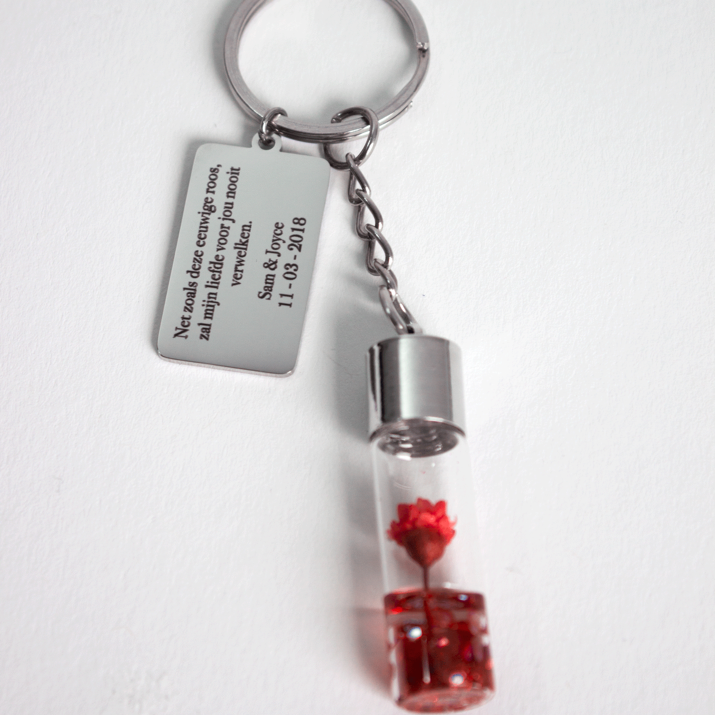 Personalisierter ewiger Rosen-Schlüsselanhänger – ein zeitloses und bedeutungsvolles Geschenk